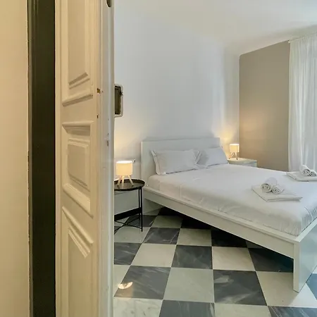 Happy Family Historical Luxury B Apartamento Génova
